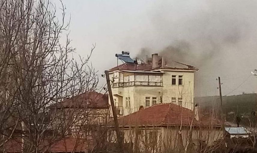 Kütahya’da Çıkan Çatı Yangını Paniğe Sebep Oldu