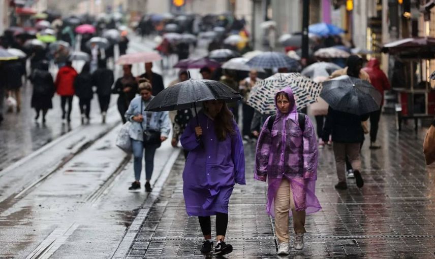 Kuvvetli sağanak yağışa hazır olun: Meteoroloji Türkiye geneli için alarm verdi