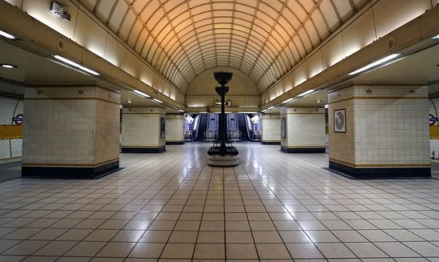 Londra Metrosunda Çalışan Makinistlerin Maaşı 678 Bin Lirayı Buluyor