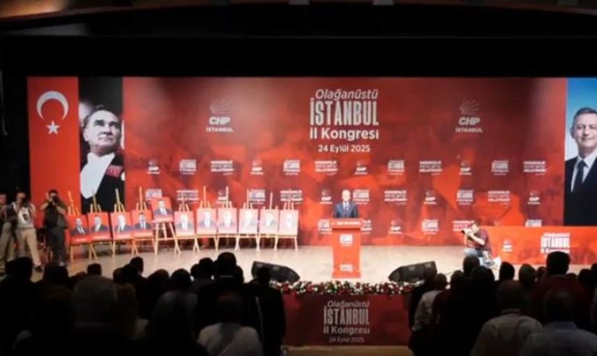 Mahkeme Kararına Rağmen CHP İstanbul İl Kongresi Başladı: Durdurmak İçin Heyet Gönderildi