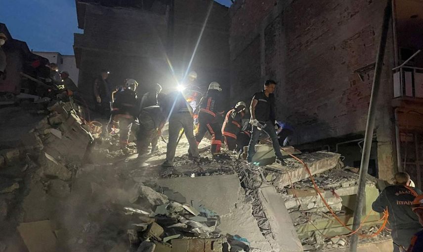 Malatya’da 4 katlı bina çöktü: Enkaz altından acı haber geldi