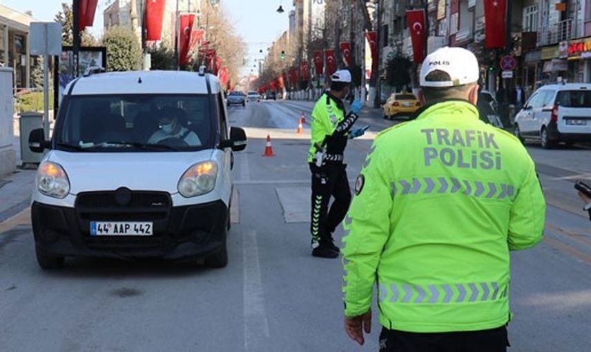 Malatya’da Sokağa Çıkanlar Polisten Kaçamadı