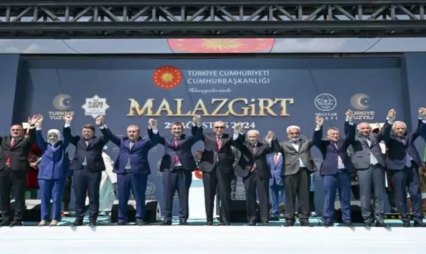 Malazgirt Zaferi'nin 953. Yıl Dönümü: Cumhurbaşkanı Erdoğan Muş'ta Büyük Bir Coşkuyla Kutlamalar Gerçekleştirildi