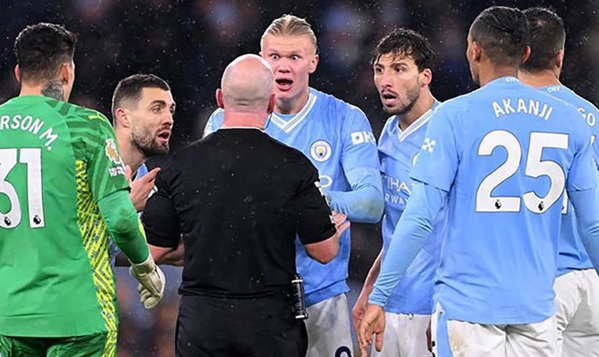 Manchester City-Tottenham maçının hakeminden skandal karar: Ülkenin gündemine oturdu