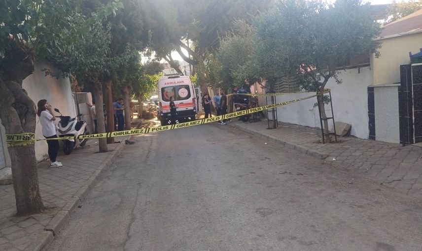 Manisa'da 16 Yaşındaki Kız Çocuğu Bıçaklanarak Öldürüldü