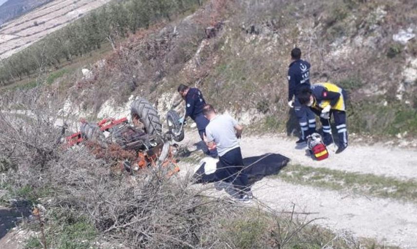 Manisa’da Devrilen Traktörün Altında Kalan Sürücü Hayatını Kaybetti