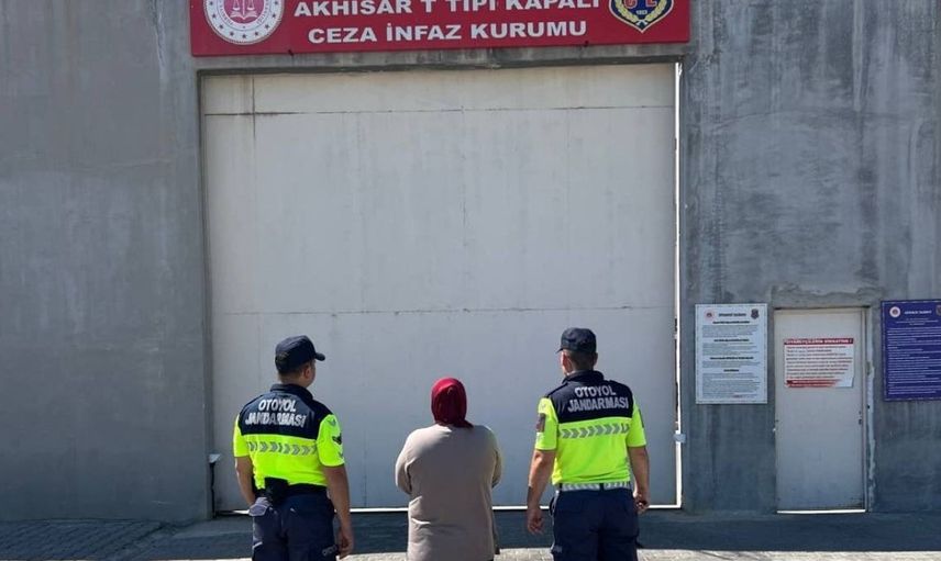 Manisa'da firari hükümlü otoyol gişelerinde yakalandı