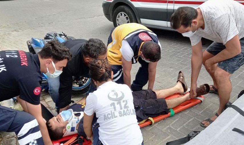 Manisa'da Motosiklet İle Hafif Ticari Araç Çarpıştı: 1 Yaralı