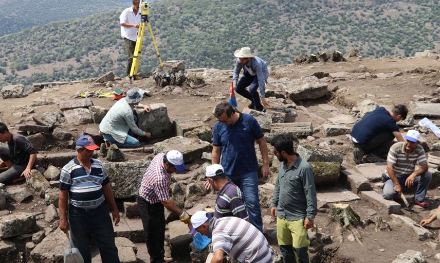 Manisa’da Roma Dönemine ait 3 Bin Mezar Tespit Edildi