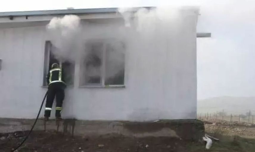 Manisa’da Yangın Faciası: Dumandan Zehirlenen 3 Yaşındaki İkizler Hayatını Kaybetti!