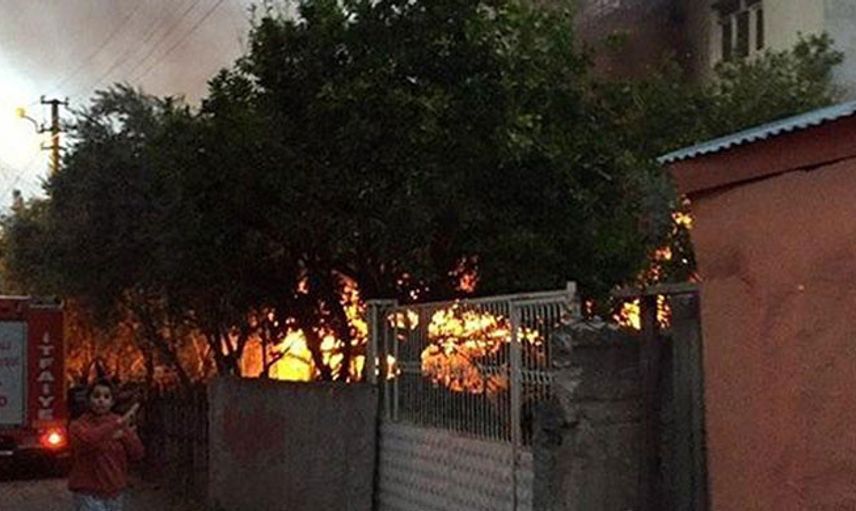 Marangozhanede Yangın Çıktı: 3 Kişi Kurtarıldı