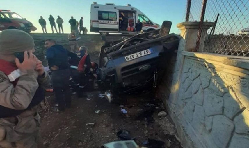 Mardin’de araç devrildi: Çok sayıda kişi yaşamını yitirdi