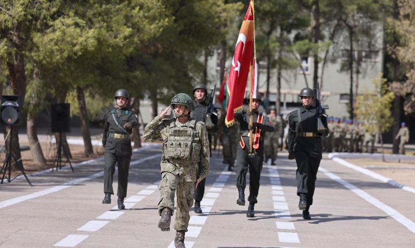 Mardin'de Komuta ve Sancak Devir Teslim Töreni Düzenlendi