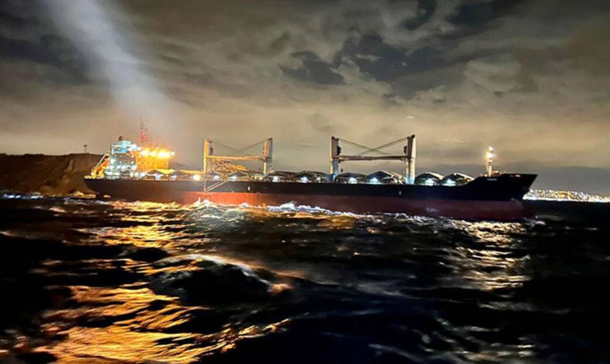 Marmara denizinde sıcak dakikalar: İstanbul’a giden tahıl gemisi karaya oturdu