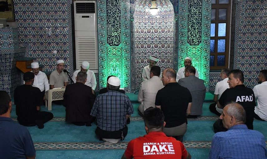 Marmara Depremi'nin 26. Yıldönümünde Düzce'de Anma Programı Düzenlendi