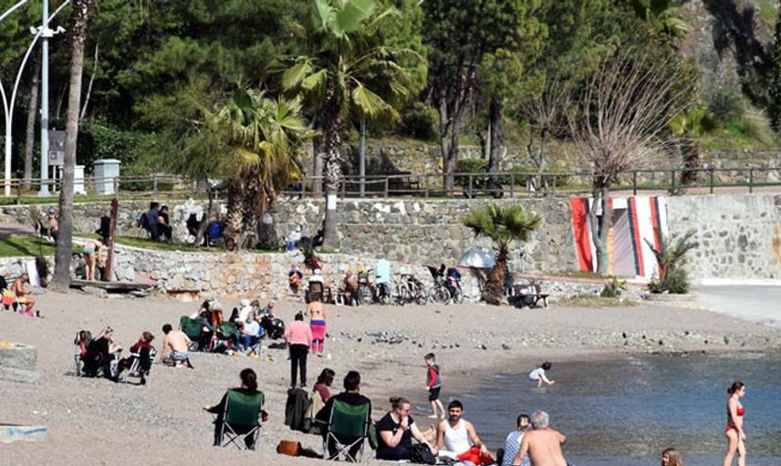 Marmaris'te 27 Dereceyi Gören Sahile Koştu
