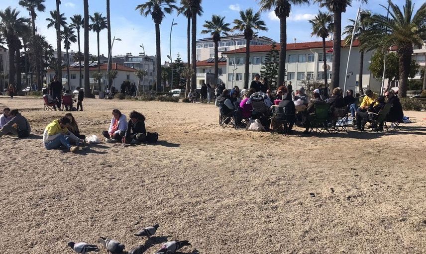 Marmaris'te Şubat soğuğu yaşanmıyor! Yerli turist denize girmeye başladı