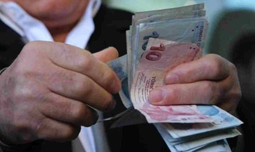 Meclis gece yarısı kararıyla emeklileri sevindirdi! Karşılıksız 5.250 TL anında çekilebilecek