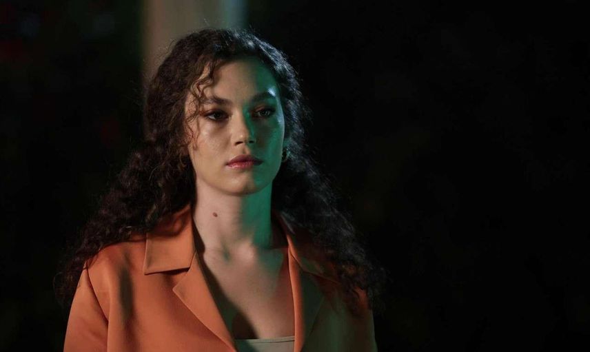 Melisa Şenolsun yaz sezonunu açtı! Deniz yatağındaki pozları aşık etti