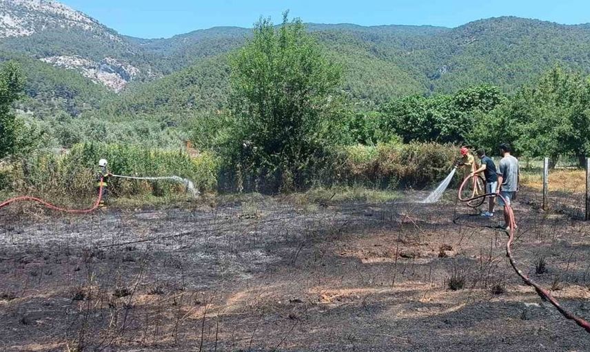 Menteşe Yaraş’ta arazi yangını: alevler güçlükle söndürüldü