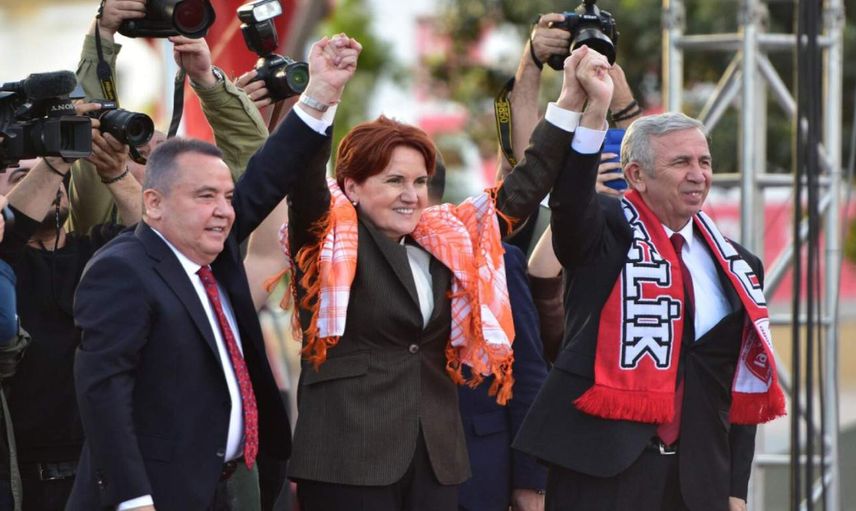 Meral Akşener ve Mansur Yavaş beklenen ilgiyi görmedi: Konya’daki miting alanı boş kaldı