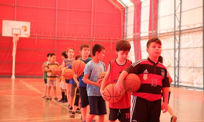 Almanya'dan memleketlerine giderken kazada ölen 3 kişi son yolculuğuna uğurlandı