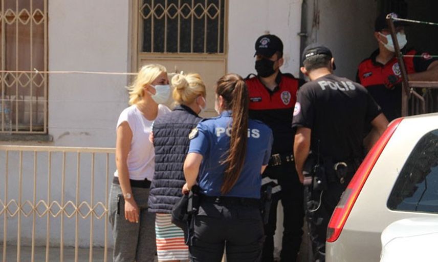 Mersin'de Bir Şahıs Kızları Uyurken Tartıştığı Eşini Bıçaklayarak Öldürdü