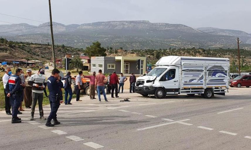 Mersin’de Trafik Kazası: 2 Yaralı