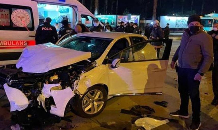 Mersin'de Trafik Kazası: 3 Kişi Yaralandı