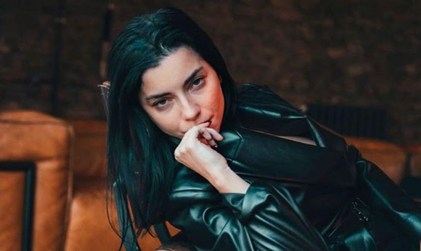 Merve Boluğur Bu Kez Maske Takma Kuralına Uydu