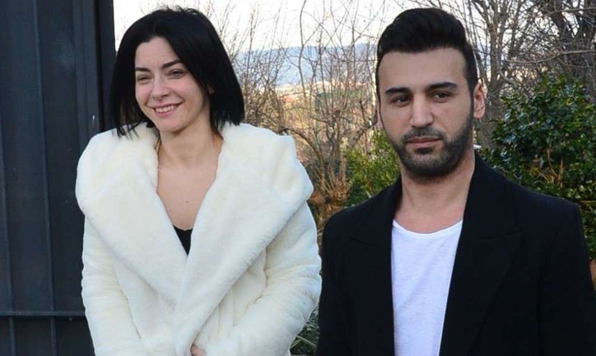 Merve Boluğur'la Aşk Yaşamaya Başlayan Şarkıcı Emre Kaya'nın Eski Eşinden Konuya İlişkin Olay Yaratan Açıklama Geldi!