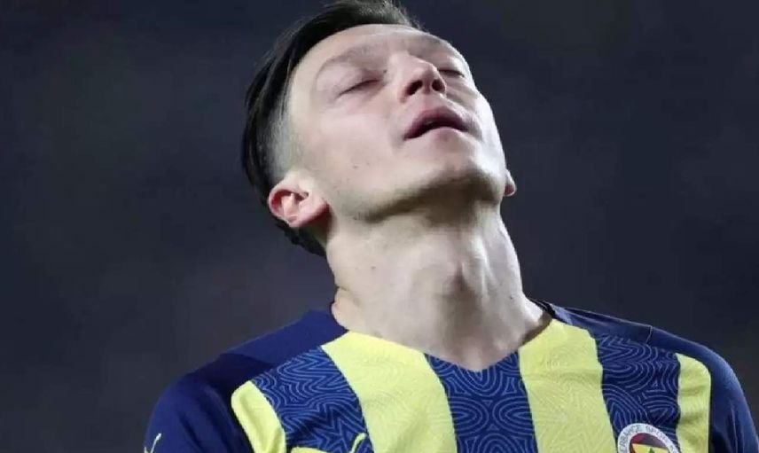 Mesut Özil Fenerbahçe'den ayrılacak mı, neden kadro dışı bırakıldı?