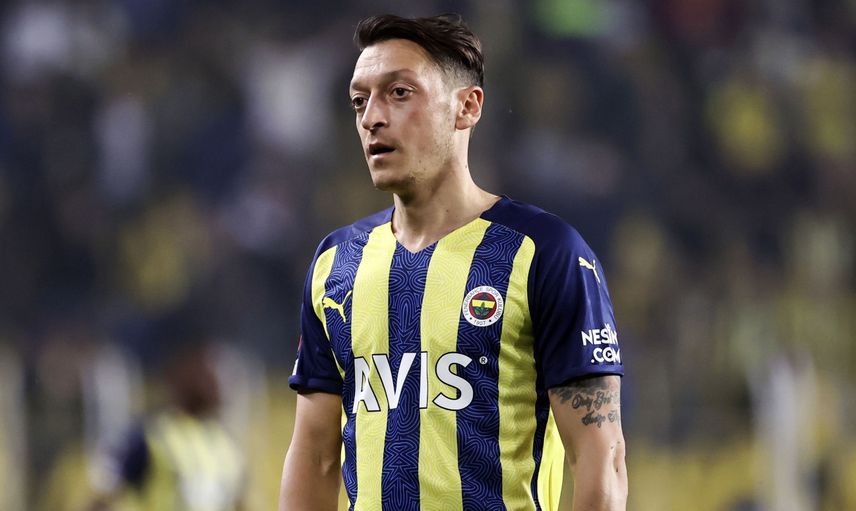 Mesut Özil Fenerbahçe’den ayrıldı mı? Fenerbahçe Mesut Özil ile yollarını ayırdı. Fenerbahçe yıldız futbolcuyla yaşanan ayrılığı resmen açıkladı
