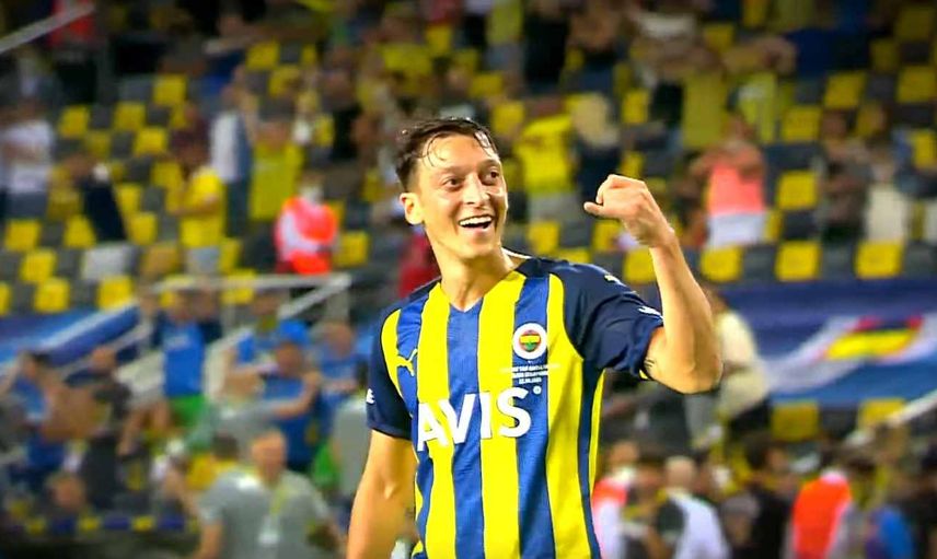 Mesut Özil Fenerbahçe'den ayrılıyor mu? Özil'in yeni rotası belli oldu, sezon sonunda ayrılıyor
