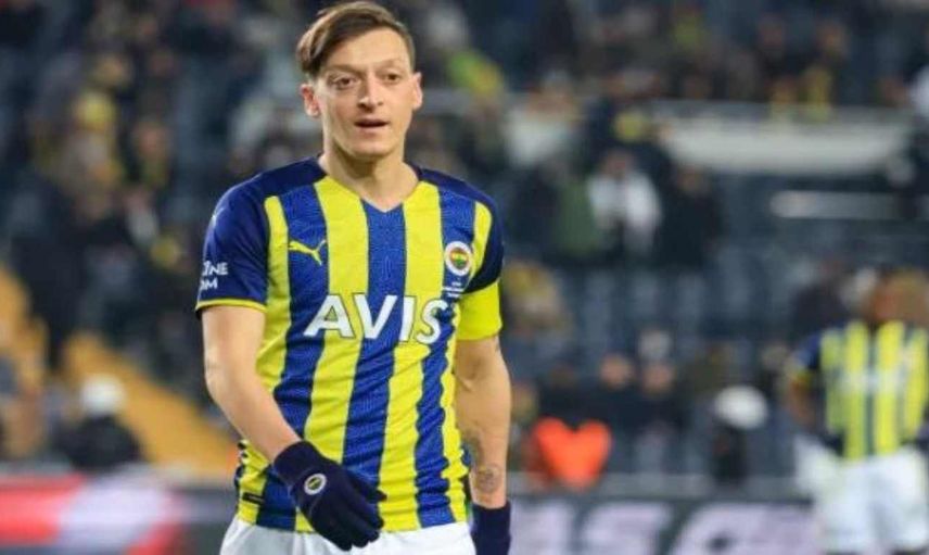 Mesut Özil Fenerbahçe'yi takipten çıkardı mı? Mesut Özil ve FB arasında neler oluyor? Oyuncu ipleri resmen kopardı