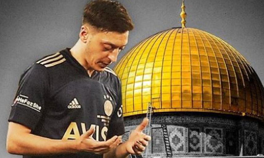 Mesut Özil Formalı Çocuktan Zalim İsrail'e Kırmızı Kart