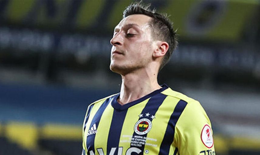 Mesut Özil'in Sahalara Dönüş Tarihi Belli Oldu