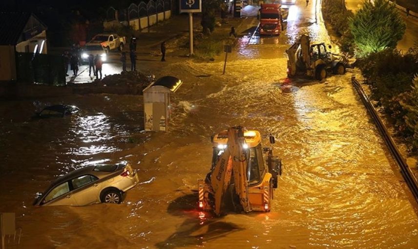 Meteoroloji turuncu kodla uyarmıştı: Hatay’da sağanak yağış etkili oldu