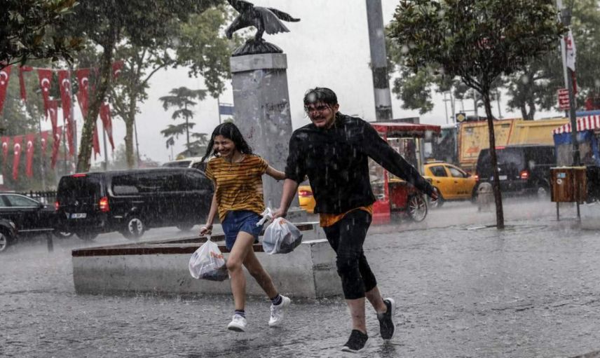 Meteoroloji’den kuvvetli sağanak yağış uyarısı: 22 ile sarı kodlu uyarı yapıldı