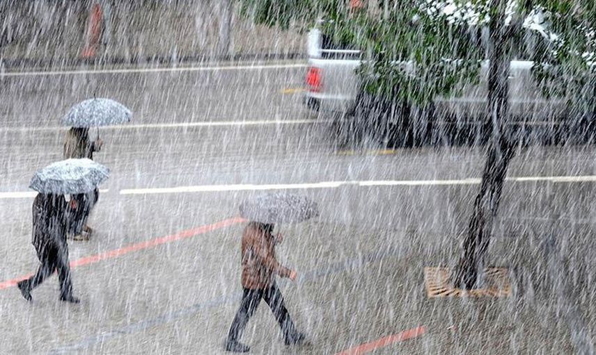 Meteoroloji’den kuvvetli yağış uyarısı: İstanbullular dışarı çıkarken dikkat etmeli