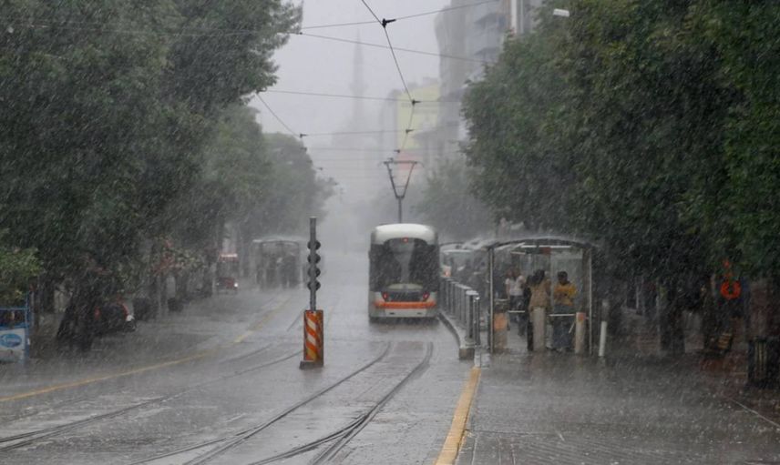 Meteorolojiden sarı ve turuncu kodlu uyarı: 19 ilde sağanak yağış görülecek! Sel baskını uyarısı verildi
