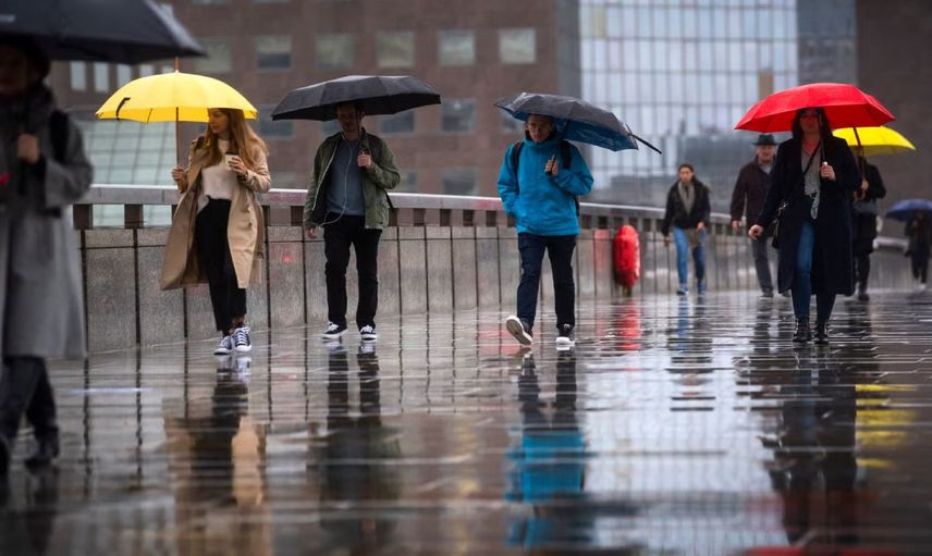 Meteoroloji’den uyarılar üst üste geldi: Gök gürültülü sağanak ve toz taşınımı geliyor