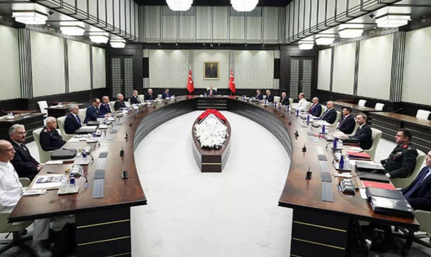 MGK toplantısında duygusal anlar: Dayanamayıp Cumhurbaşkanı Erdoğan’a sarıldı
