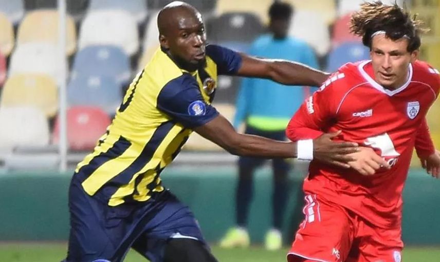 Mickael Pote Futbolu Bıraktı!