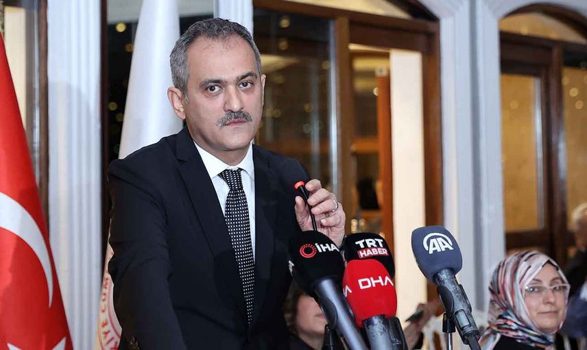Milli Eğitim Bakanı Mahmut Özer öğretmenlerle iftar programında duyurdu: Öğretmenlik Meslek Kanunu geliyor!