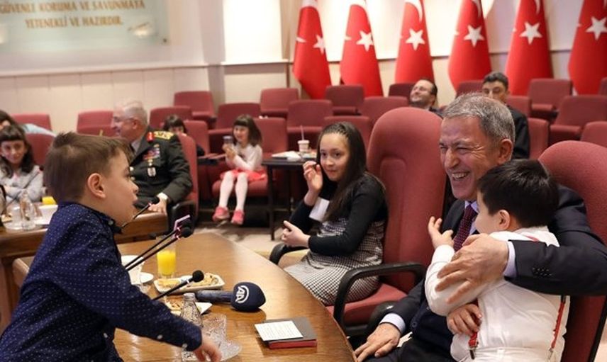 Milli Savunma Bakanlığı'nı çocuk sesleri şenlendirdi