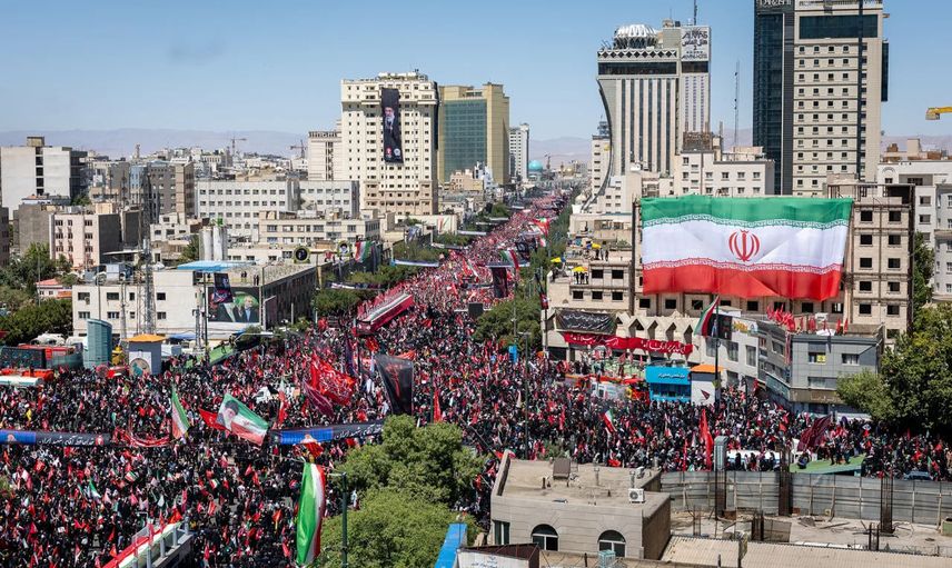 Milyonlar Ayetullah Hamaney’i uğurladı