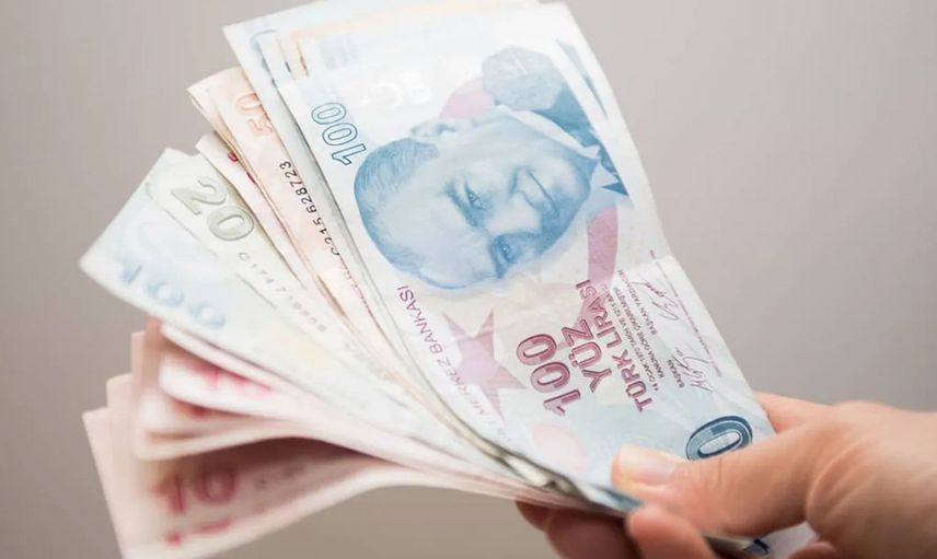 Milyonlar kişinin katıldığı mitinge müjdeler peş peşe geldi: Emekli ve memura ek zam yapılacak