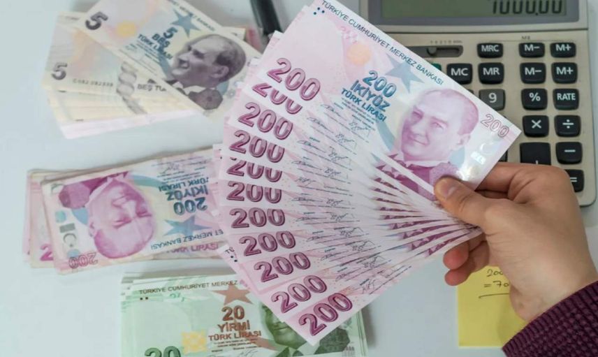 Milyonlarca çalışan yapılacak zammı bekliyor: Asgari ücret ne kadar olacak?