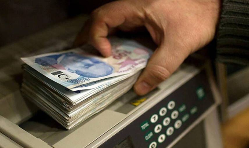 Milyonlarca emekli için beklenen açıklama yapıldı: Zam farkları bugün hesaplara yatıyor
